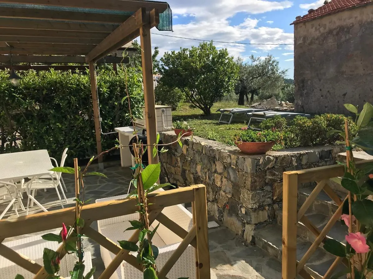 Appartamenti Borgo San Pietro Deiva Marina Italy