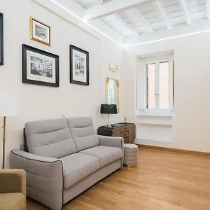 Lupa Luxury , Roma Italia